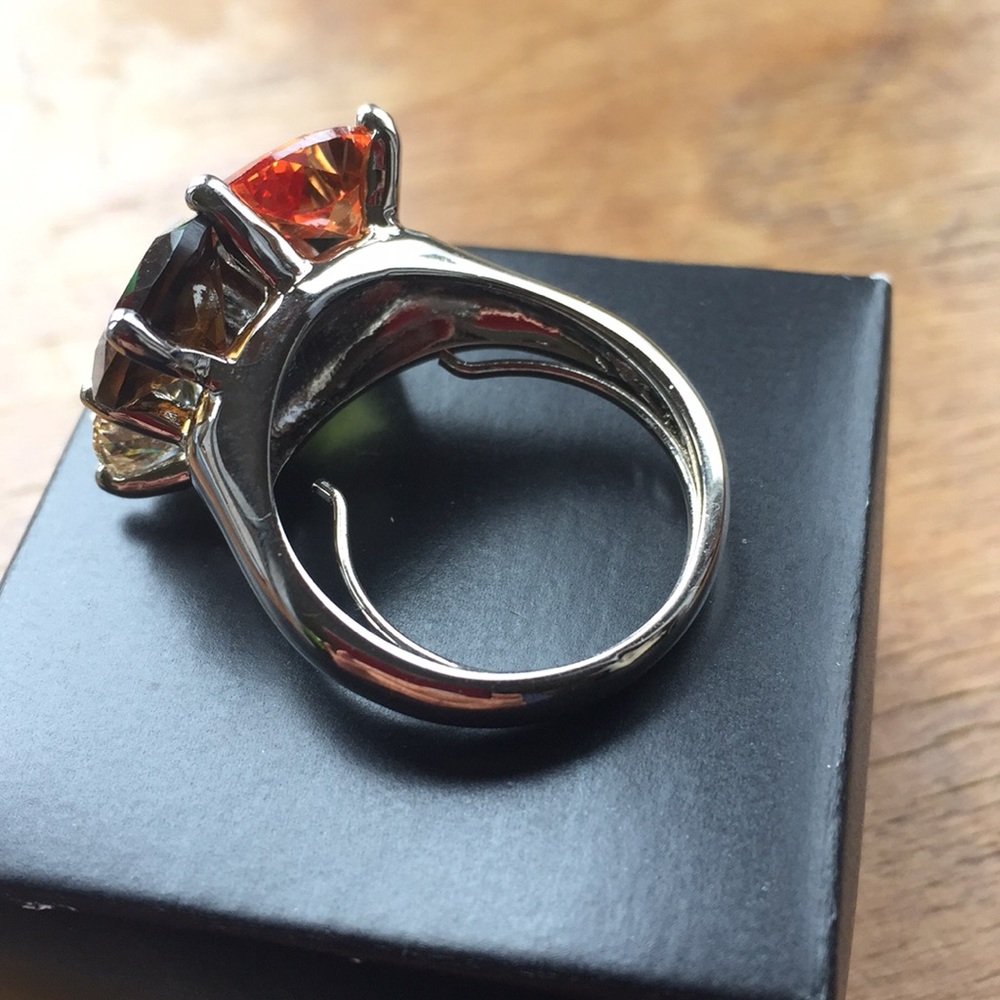 Four Color Stone Ring - Picture 2 of 2